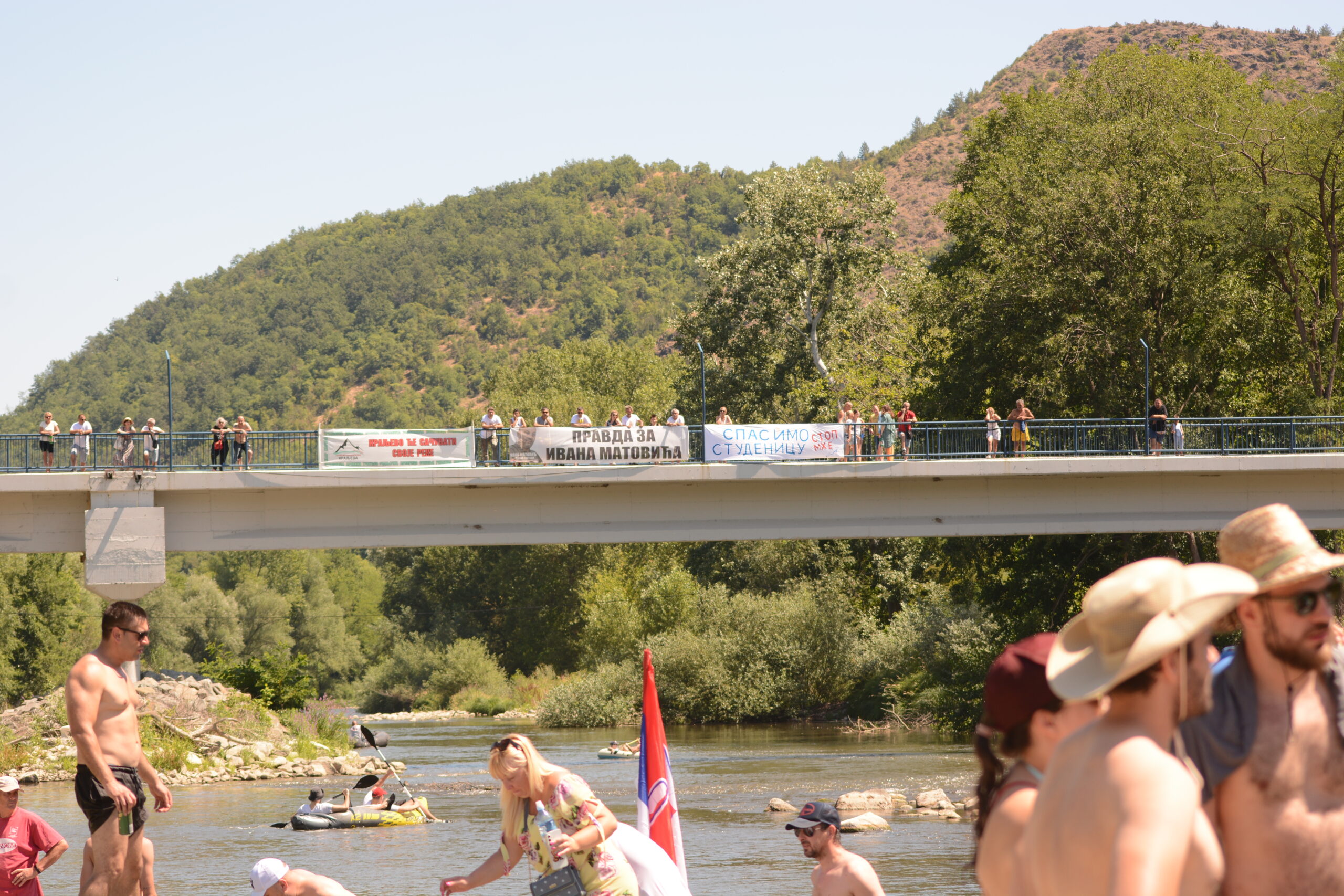 Read more about the article Veseli spust i borba za reke